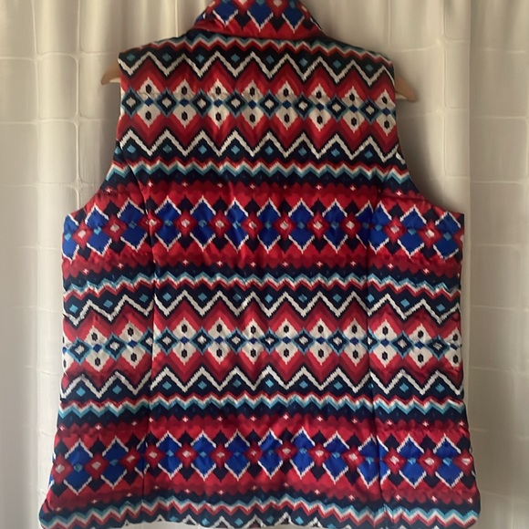 Lands end puffer vest large 14-16 Aztec print - Picture 2 of 5